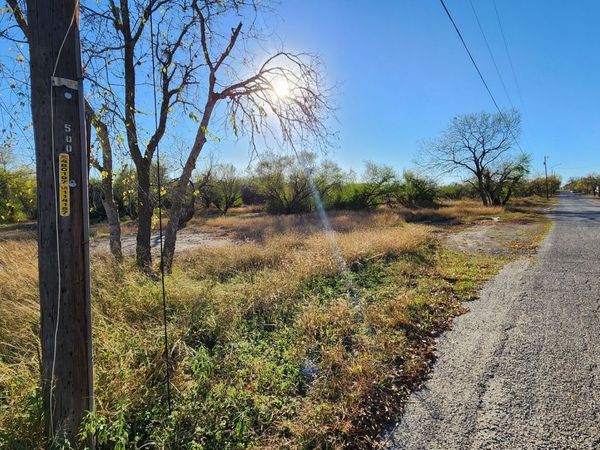 502 E E Ansley Blvd, San Antonio, TX 78221