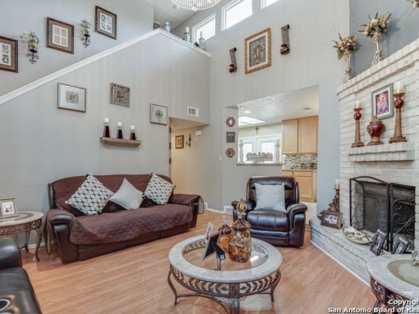 6250 Candleview Ct, San Antonio, TX 78244
