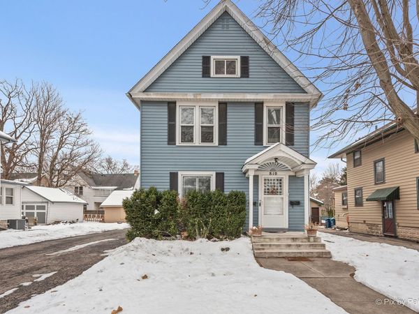 810 W Galena Boulevard, Aurora, IL 60506