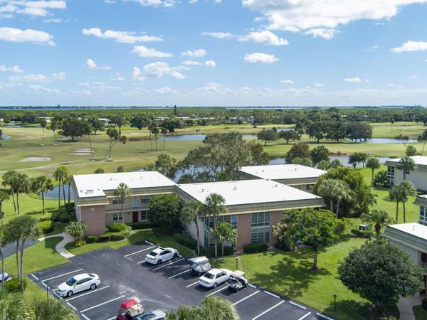 40 Vista Gardens Trail, Unit 201, Vero Beach, FL 32962