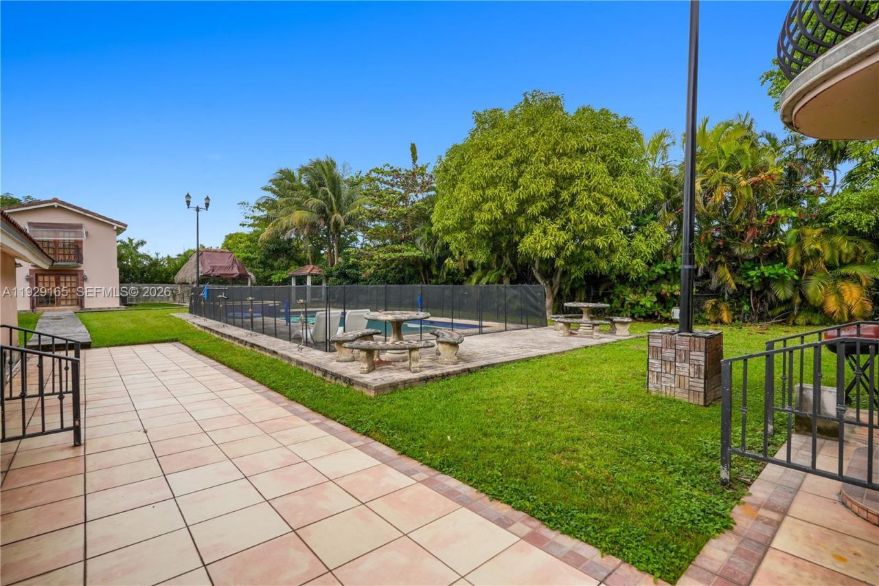 300 SW 123rd Ave, Miami, FL 33184 Photo