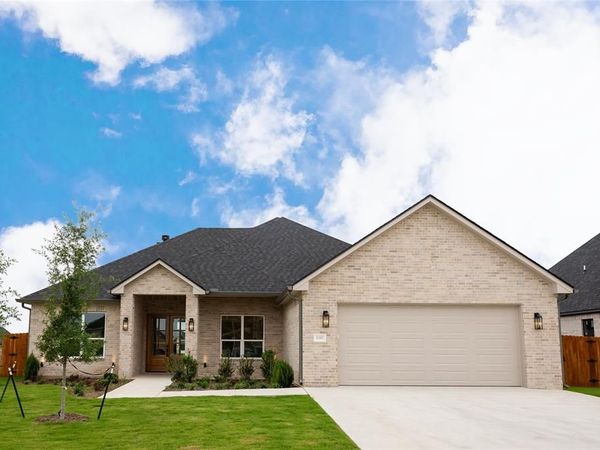 1337 Tahonta Drive, Hewitt, TX 76643