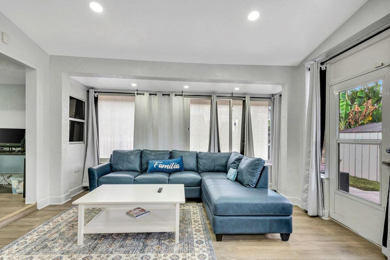 5304 72nd Street E, Bradenton, FL 34203 Photo