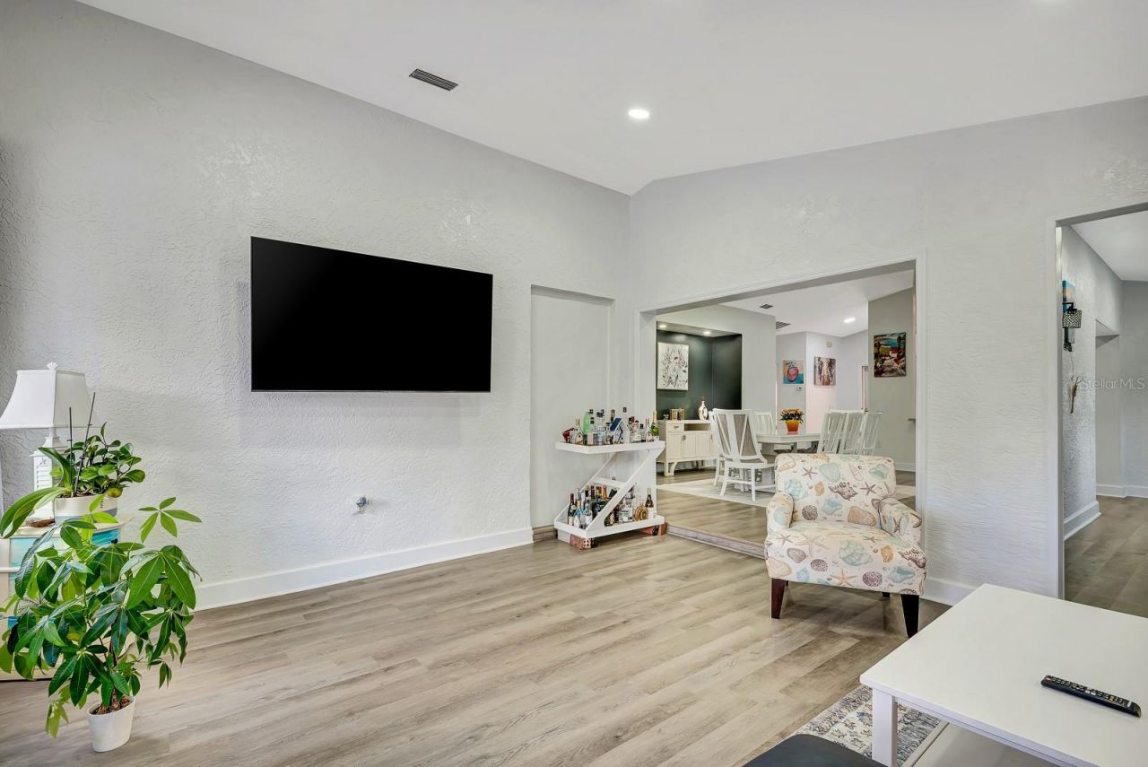 5304 72nd Street E, Bradenton, FL 34203 Photo