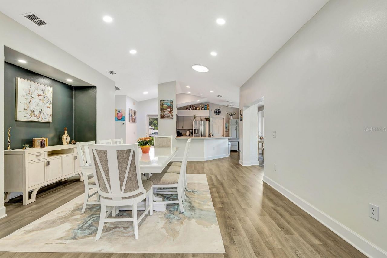 5304 72nd Street E, Bradenton, FL 34203 Photo