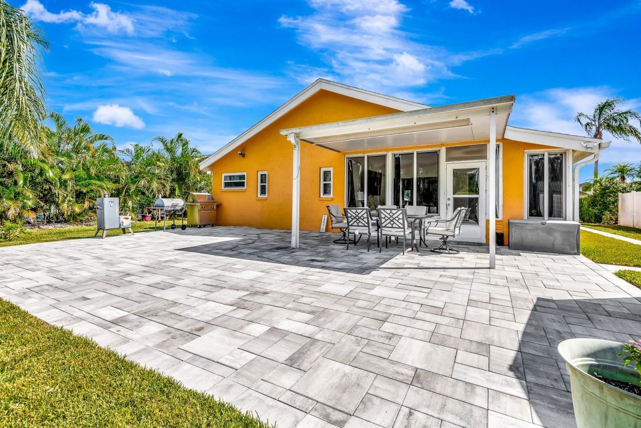 5304 72nd Street E, Bradenton, FL 34203 Photo