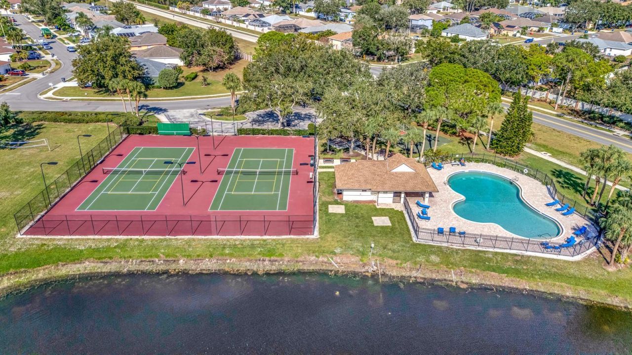 5304 72nd Street E, Bradenton, FL 34203 Photo