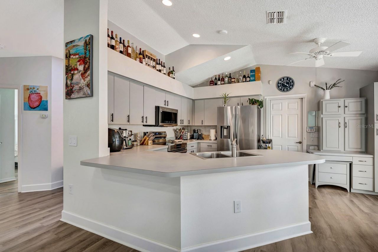 5304 72nd Street E, Bradenton, FL 34203 Photo