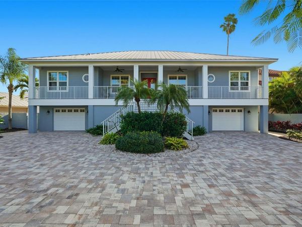 401 HARBOR DRIVE, BELLEAIR BEACH, FL 33786