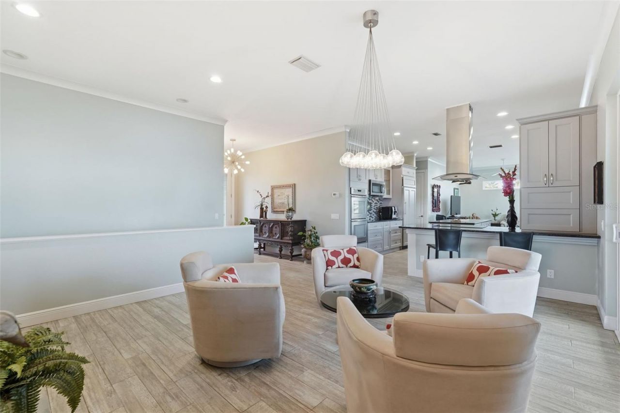 401 Harbor Drive, Belleair Beach, FL 33786 Photo