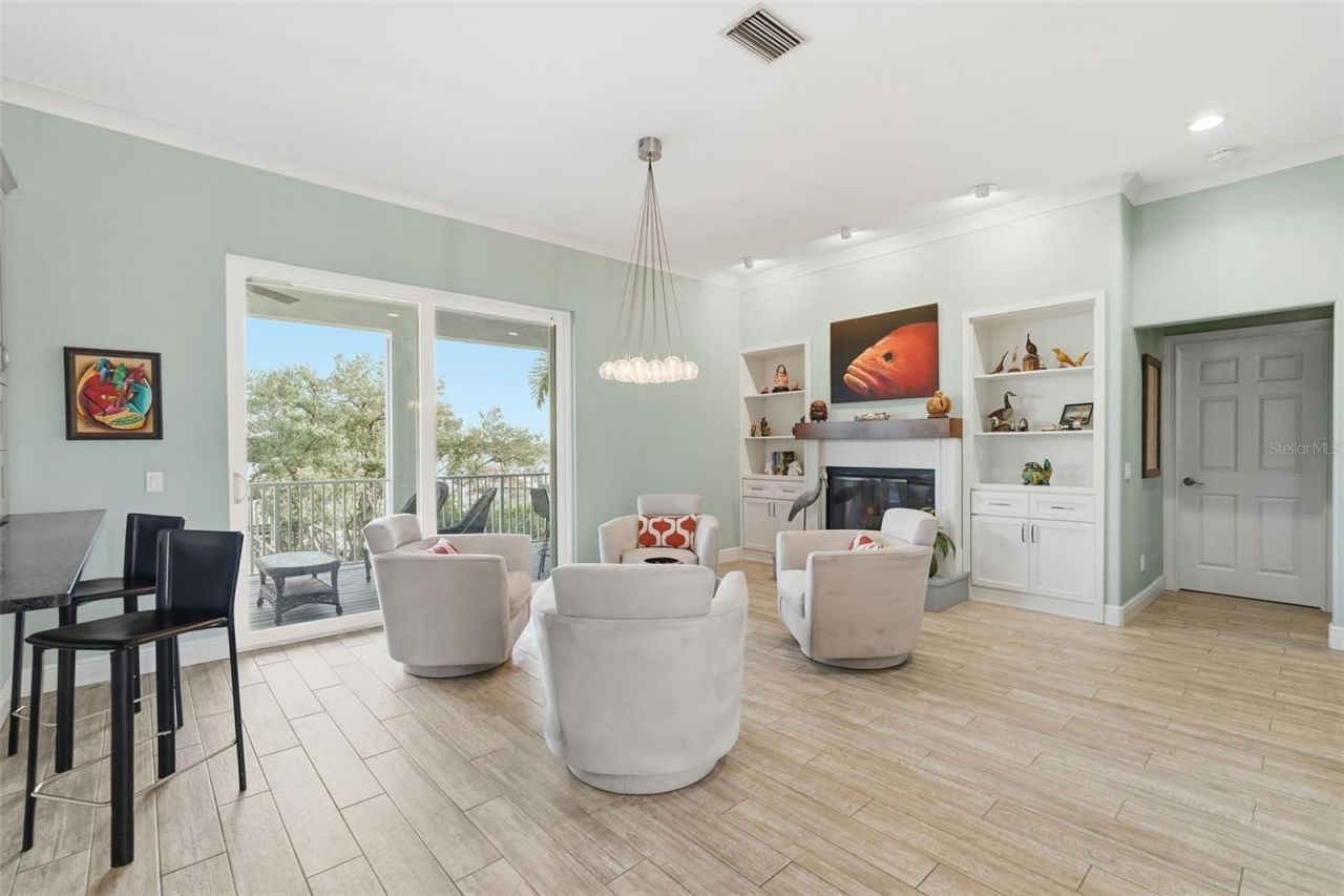 401 Harbor Drive, Belleair Beach, FL 33786 Photo