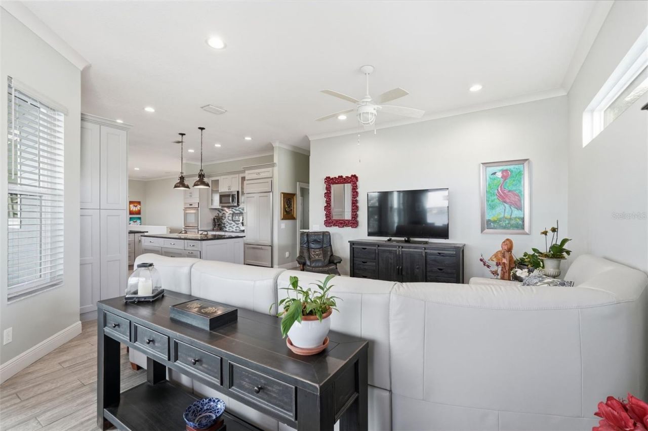 401 Harbor Drive, Belleair Beach, FL 33786 Photo