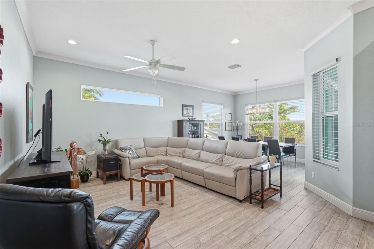 401 Harbor Drive, Belleair Beach, FL 33786 Photo