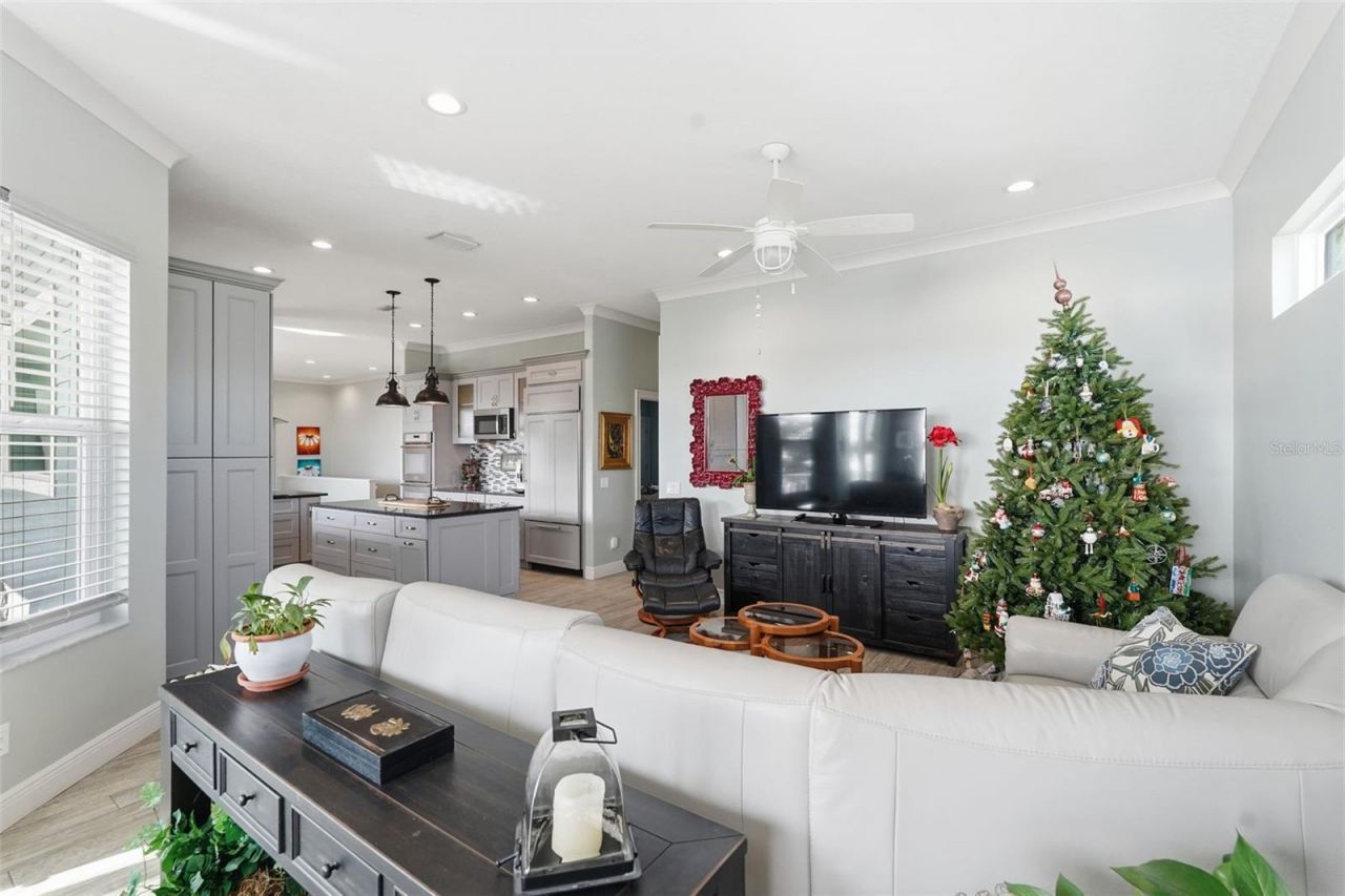 401 Harbor Drive, Belleair Beach, FL 33786 Photo