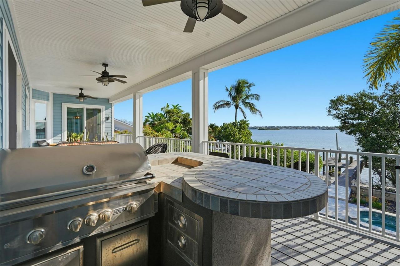 401 Harbor Drive, Belleair Beach, FL 33786 Photo