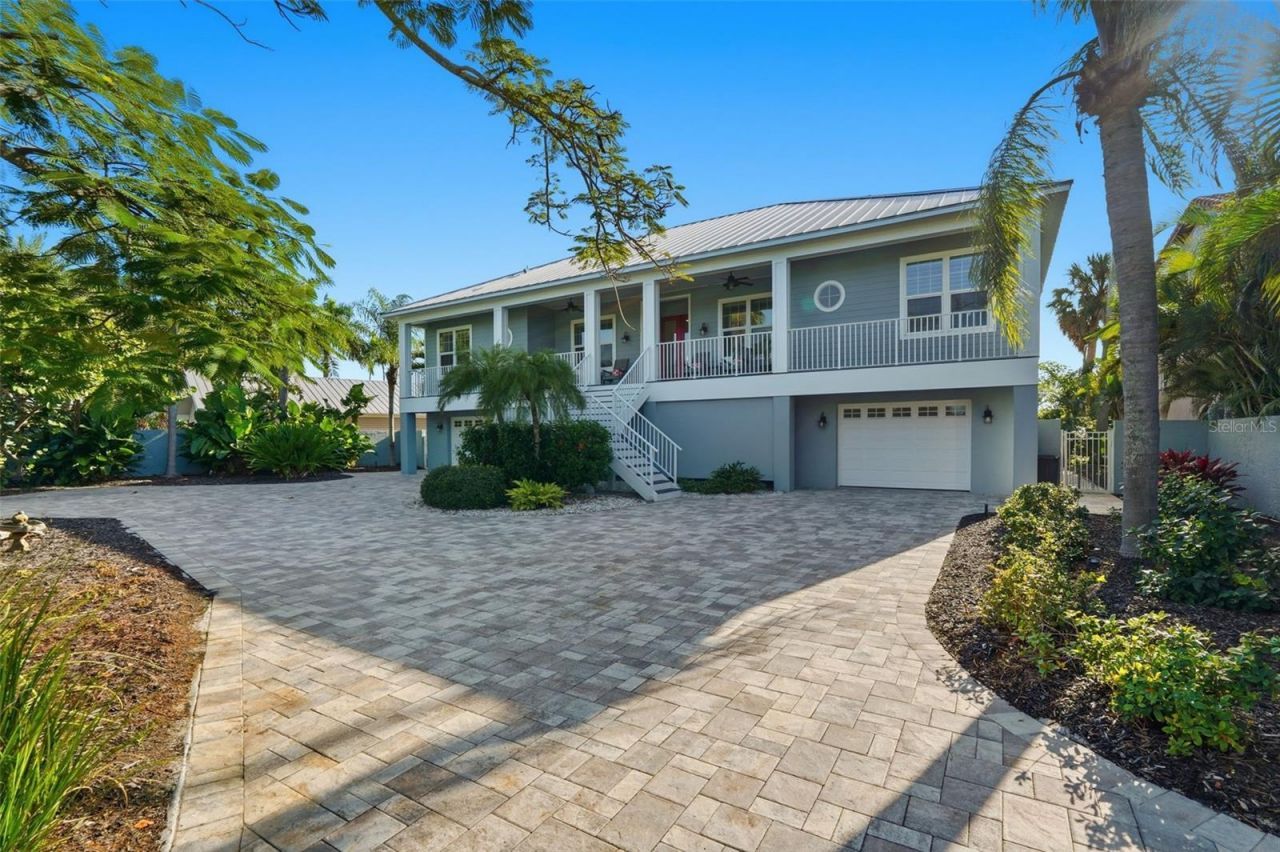 401 Harbor Drive, Belleair Beach, FL 33786 Photo