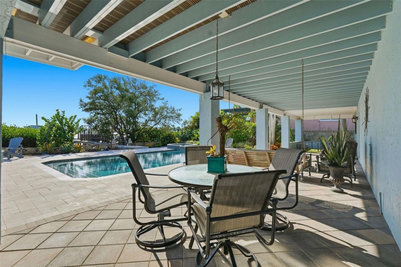 401 Harbor Drive, Belleair Beach, FL 33786 Photo