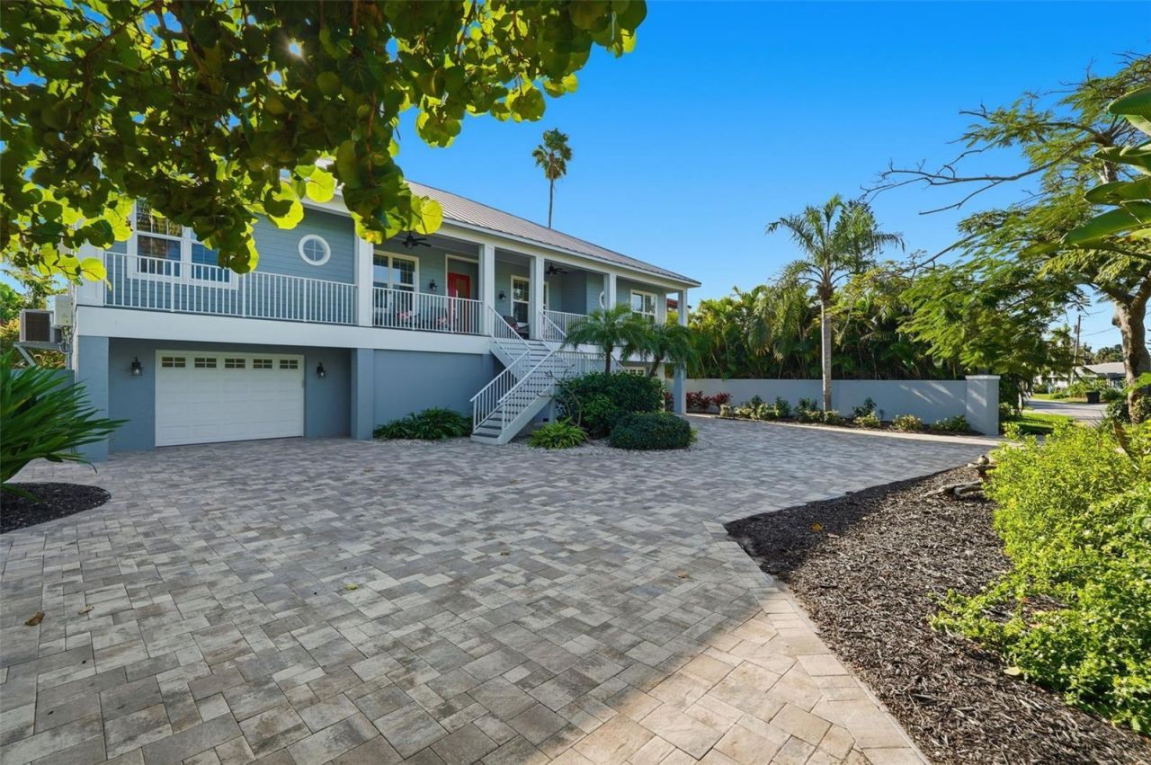 401 Harbor Drive, Belleair Beach, FL 33786 Photo