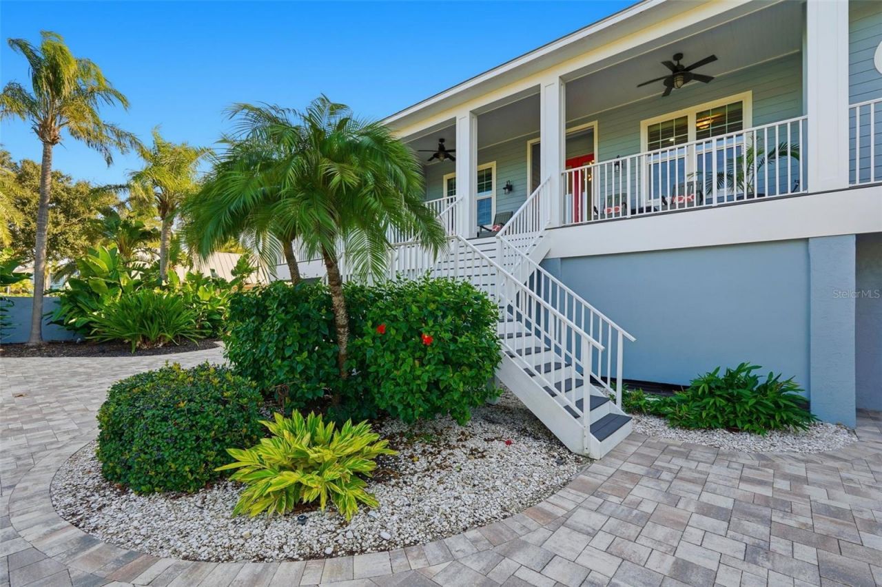401 Harbor Drive, Belleair Beach, FL 33786 Photo