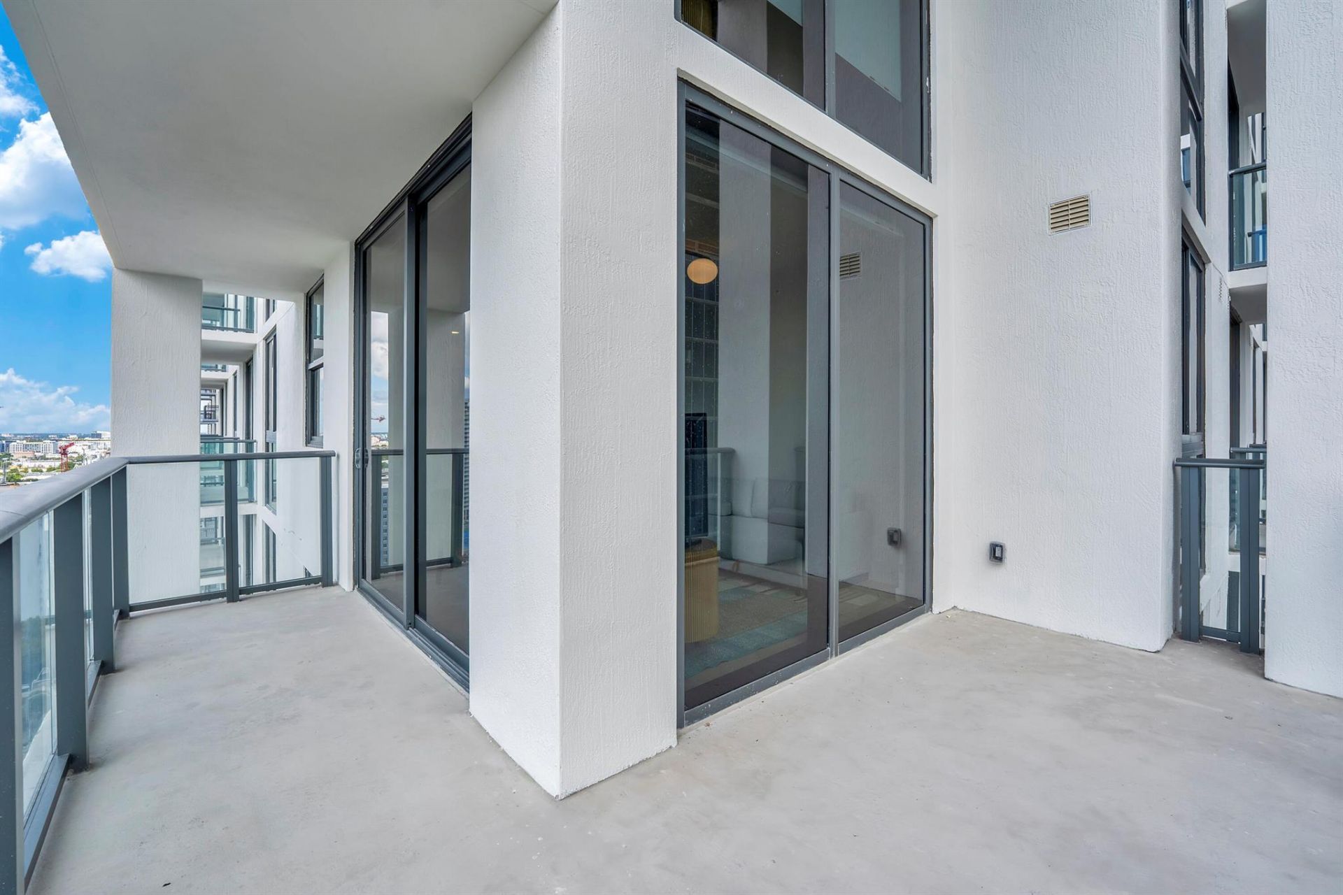 11 NE 6th Street, Unit 2201, Miami, FL 33132 Photo