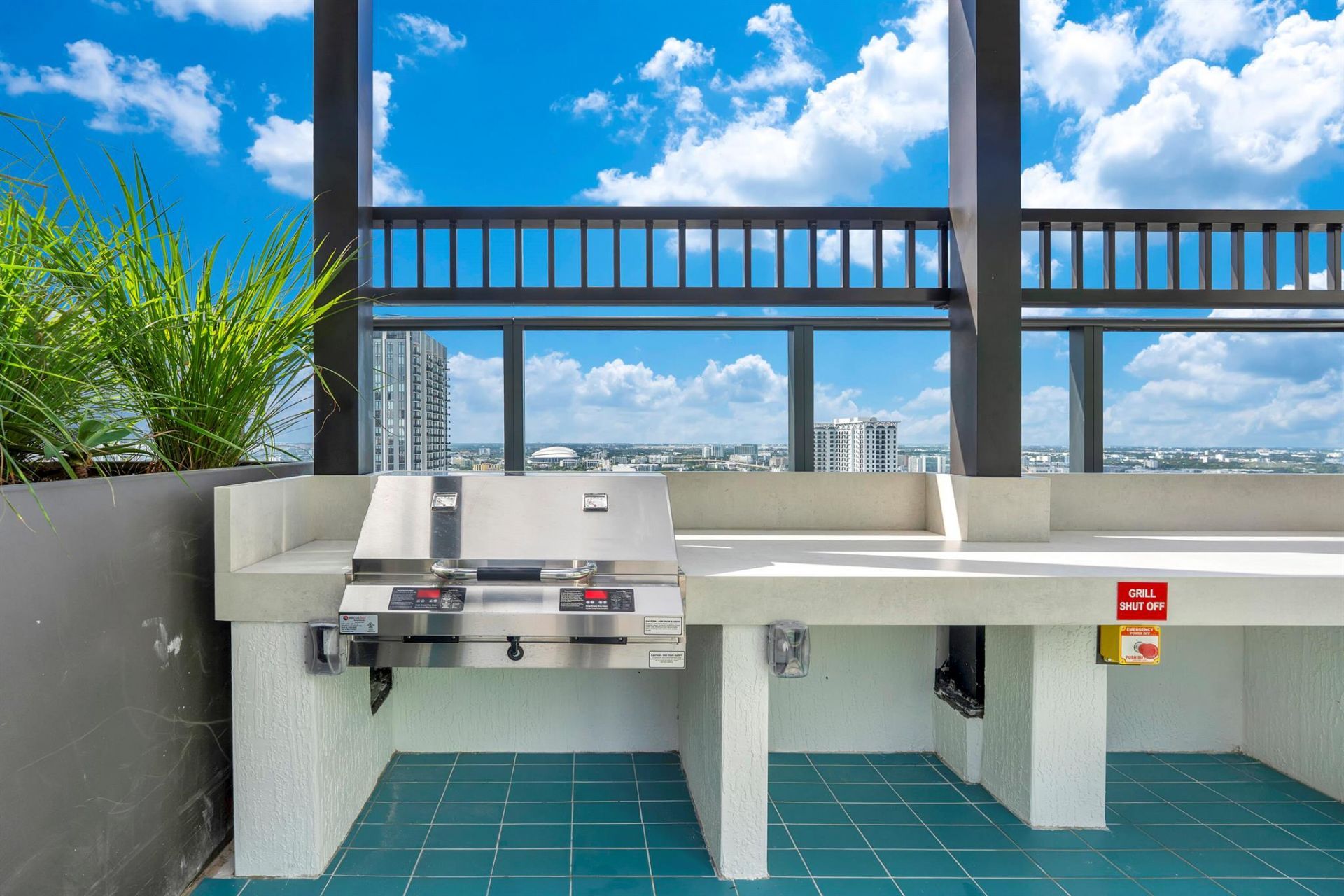 11 NE 6th Street, Unit 2201, Miami, FL 33132 Photo