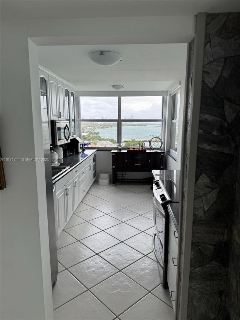 11930 N Bayshore Dr, Unit 1403, North Miami, FL 33181 Photo