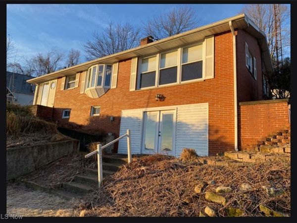 1121 Fiesta Road SW, Dellroy, OH 44620