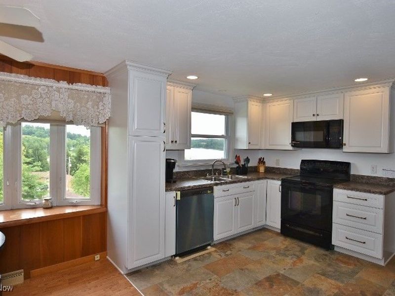 1121 Fiesta Road SW, Dellroy, OH 44620 Photo 10