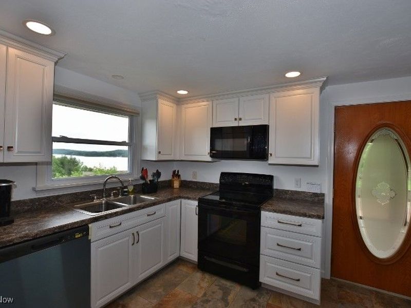 1121 Fiesta Road SW, Dellroy, OH 44620 Photo 11