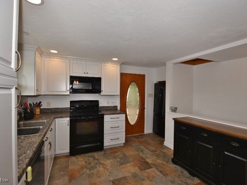 1121 Fiesta Road SW, Dellroy, OH 44620 Photo 12