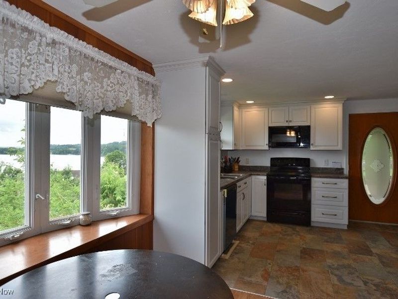 1121 Fiesta Road SW, Dellroy, OH 44620 Photo 13