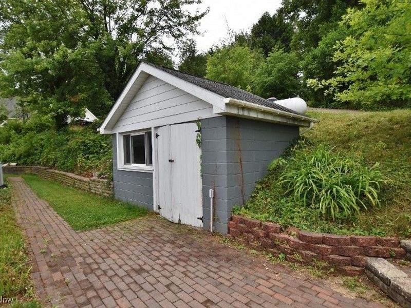 1121 Fiesta Road SW, Dellroy, OH 44620 Photo 35