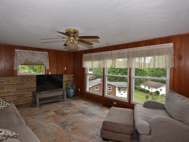 1121 Fiesta Road SW, Dellroy, OH 44620 Photo 9