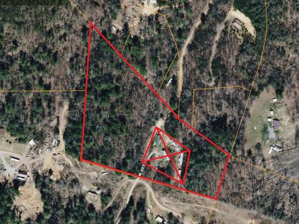 122 Ed Stout RD, Hampton, TN 37658