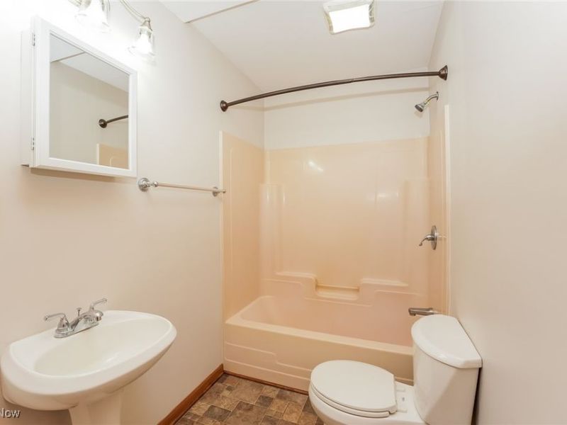 2789 Old Home Road, Akron, OH 44312 Photo 13