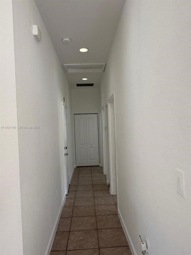 2221 NE 37th Ter, Homestead, FL 33033 Photo