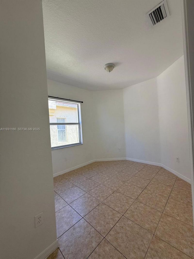 2221 NE 37th Ter, Homestead, FL 33033 Photo