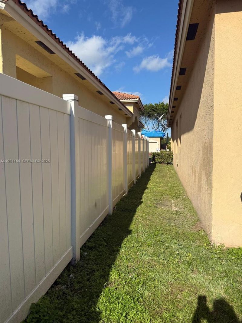 2221 NE 37th Ter, Homestead, FL 33033 Photo