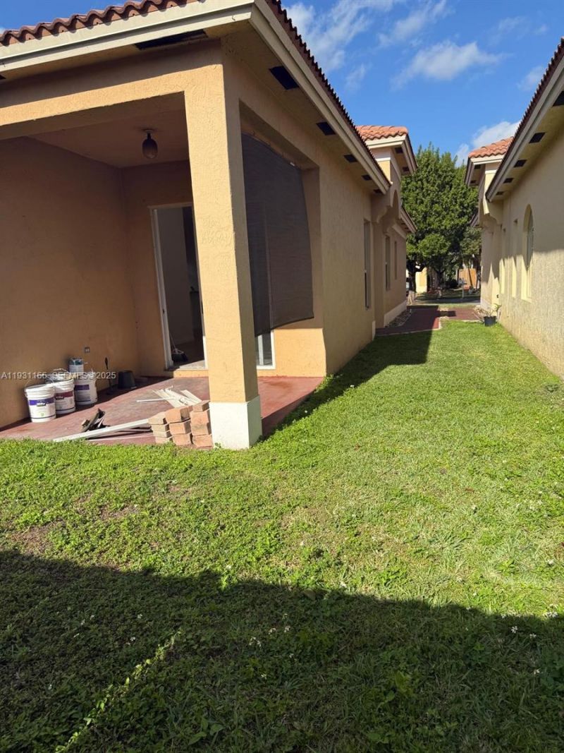 2221 NE 37th Ter, Homestead, FL 33033 Photo