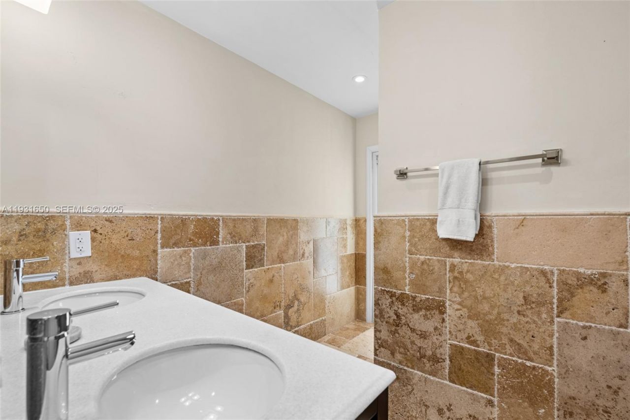 7360 SW 115th St, Pinecrest, FL 33156 Photo