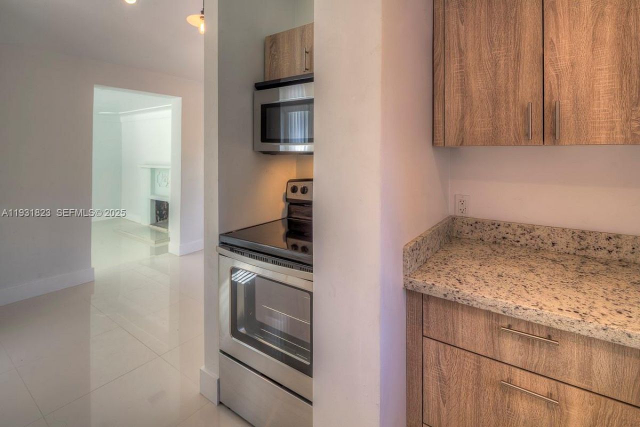 14935 NE 11th Ct, Unit 1, Miami, FL 33161 Photo