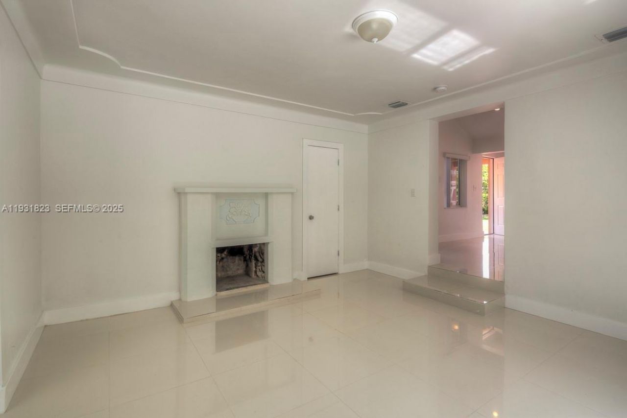 14935 NE 11th Ct, Unit 1, Miami, FL 33161 Photo