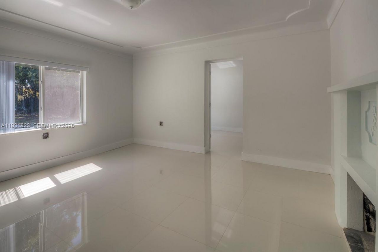 14935 NE 11th Ct, Unit 1, Miami, FL 33161 Photo