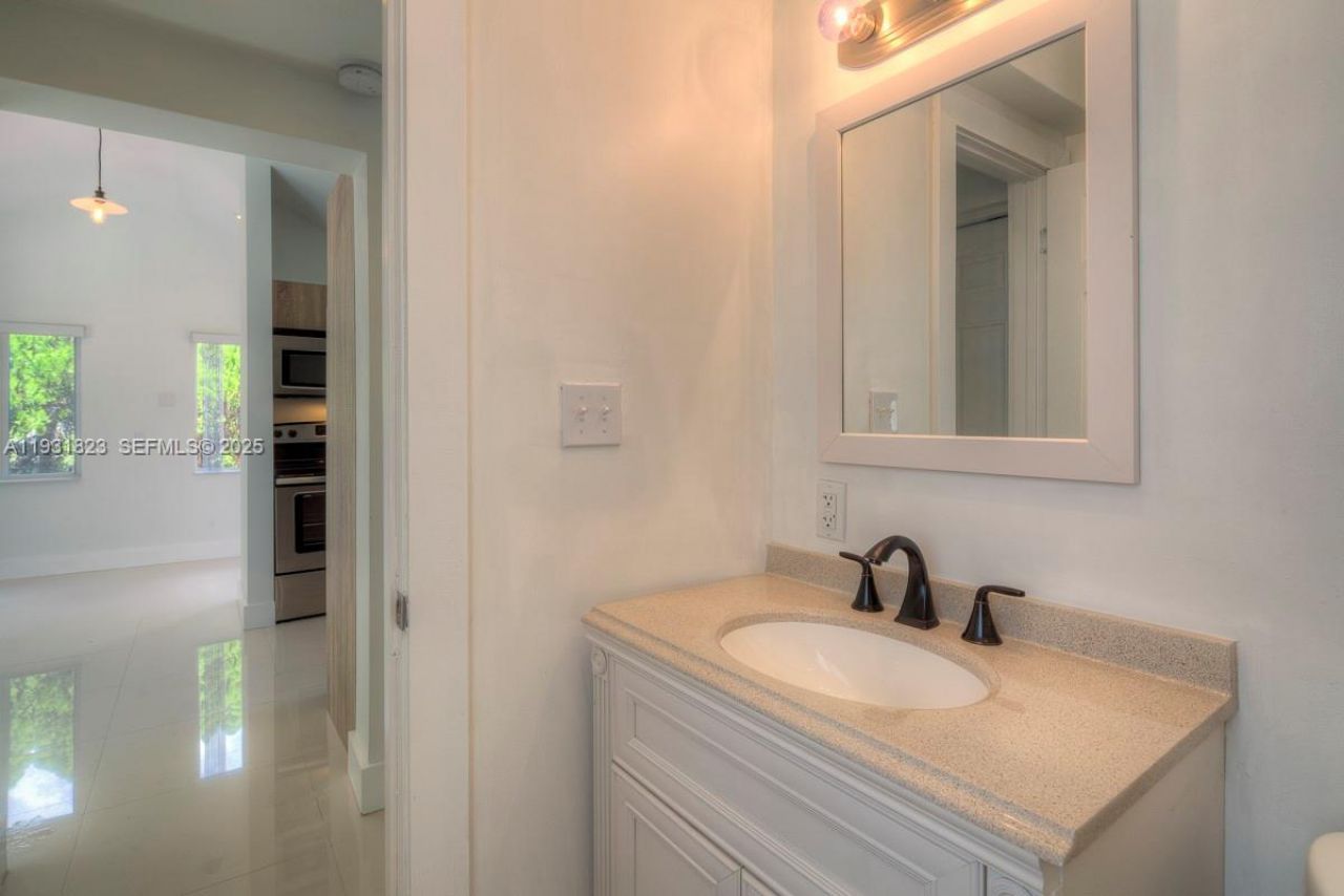 14935 NE 11th Ct, Unit 1, Miami, FL 33161 Photo