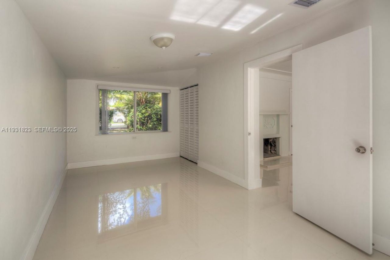 14935 NE 11th Ct, Unit 1, Miami, FL 33161 Photo