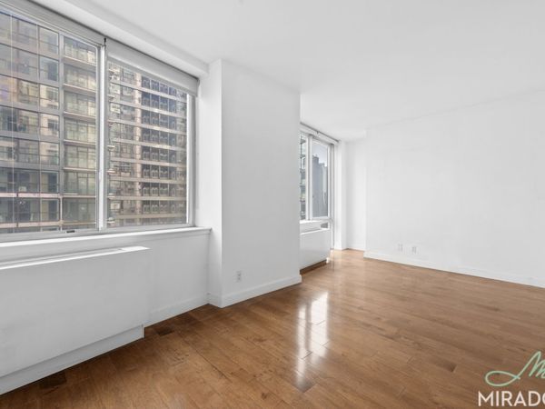 80 Dekalb Avenue, Unit 21H, Brooklyn, NY 11201