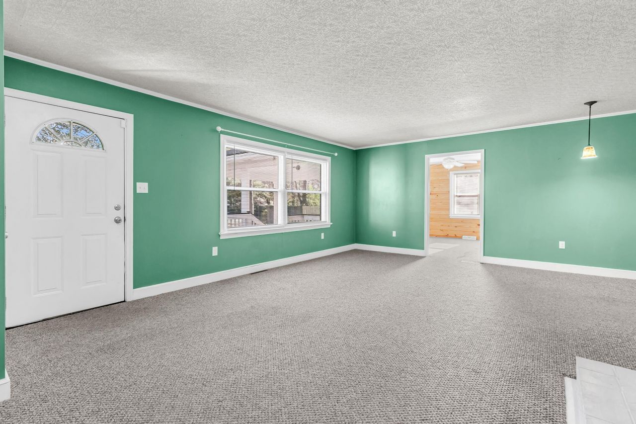 1510 Jahnz Avenue Photo 6