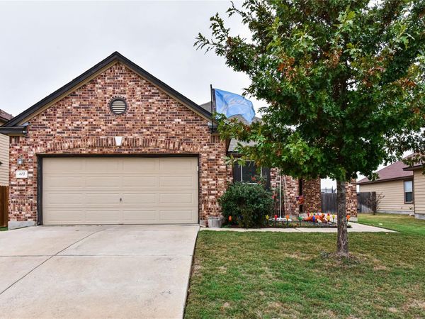 402 Carrington ST, Hutto, TX 78634