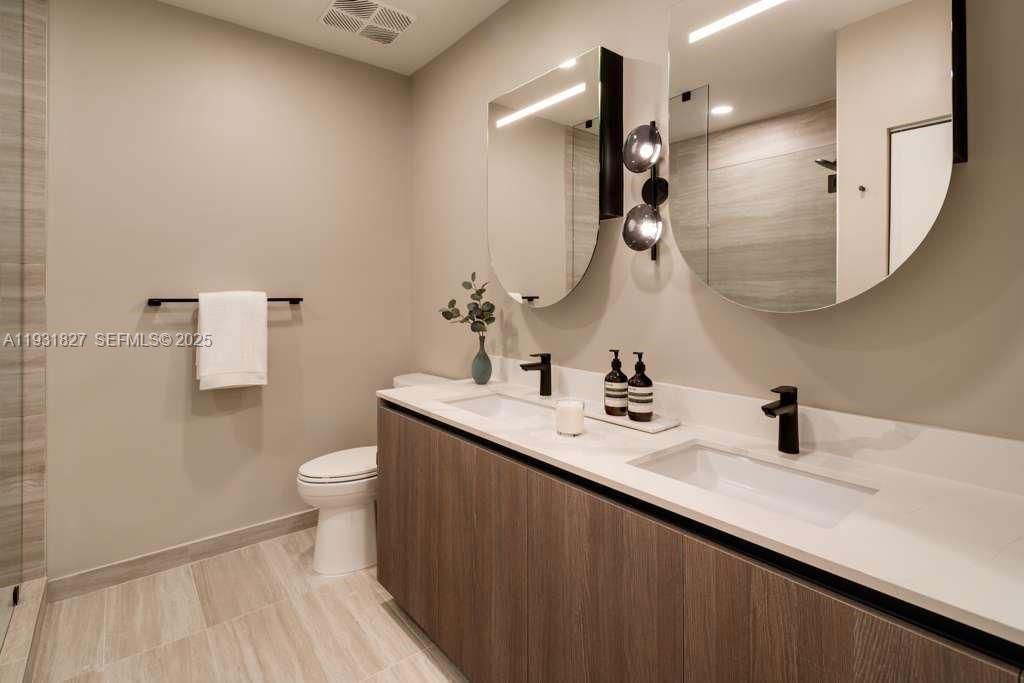 580 72nd St, Unit 1712, Miami, FL 33141 Photo