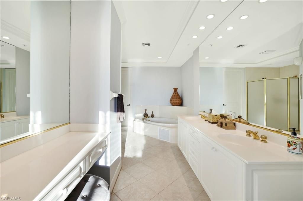 4811 Island Pond Ct, Unit 302, Bonita Springs, FL 34134 Photo